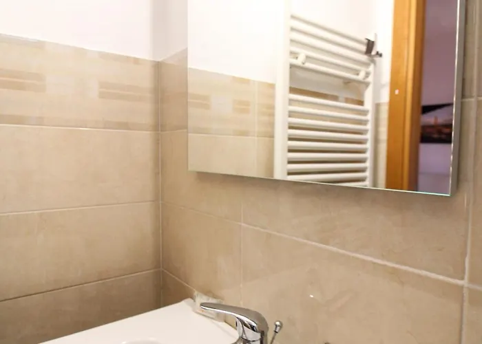 The House Outside The Walls Apartamento Siena