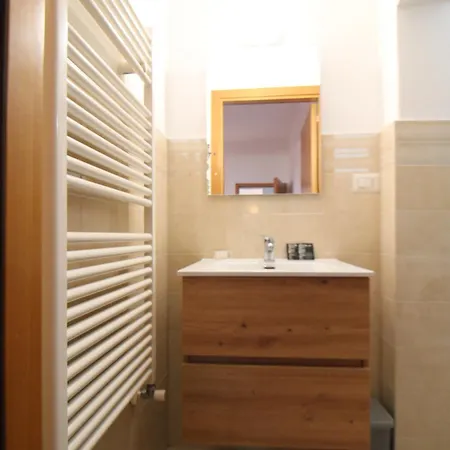 The House Outside The Walls * 锡耶纳