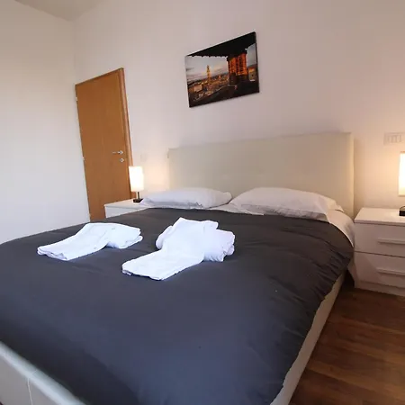 The House Outside The Walls 아파트 시에나